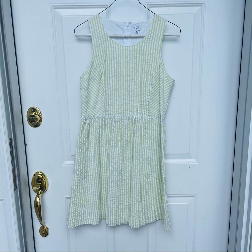Crown and Ivy White and Green Striped Seersucker Dress Size 6